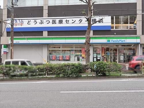 ファミリーマート横浜沢渡店まで440m