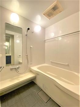 １４１８サイズのゆったりした浴室