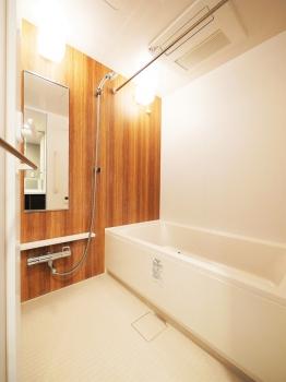 １４１８サイズ、追い焚き、ＴＥＳ温水式浴室暖房乾燥機付きの浴室