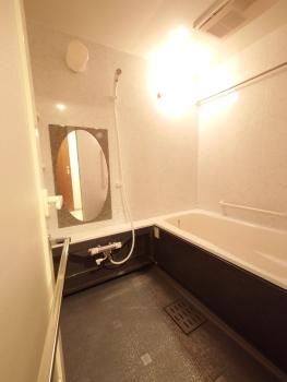 １４１８サイズ　暖房換気乾燥機付の浴室