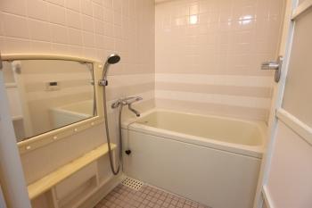 追焚き機能、浴室換気乾燥機付きの機能性が高い浴室