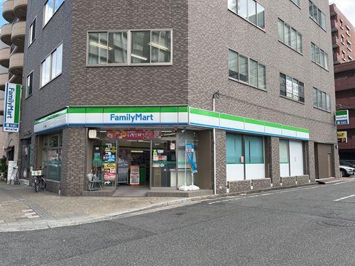 「ファミリーマート上八丁堀店」290m