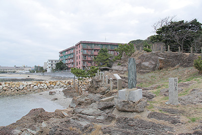 「三韓出兵」、船の帆柱の伝説 天然記念物の化石