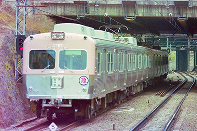 1976（昭和51）年、「明大前駅」から撮影された「3000系」