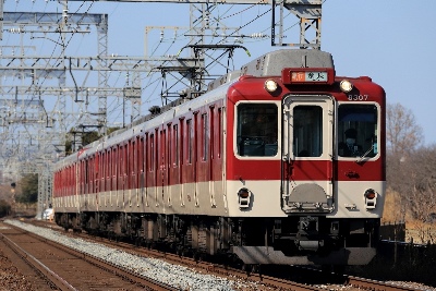 近鉄「8000系」。