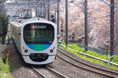 西武新宿線「30000系」電車