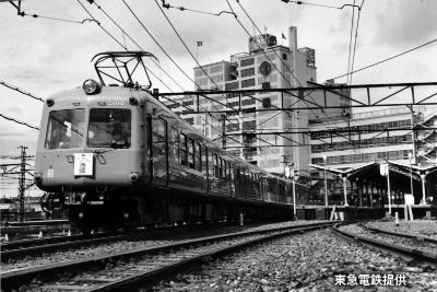 1954（昭和29）年、東横線を走る「東急5000系」（初代）電車