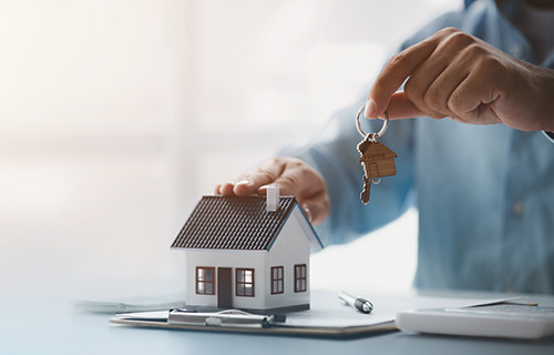 未成年の子と親が共有する不動産を売却する場合に親が子を代理することの可否