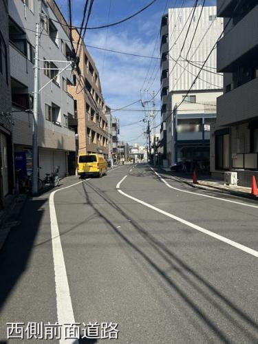 西側前面道路 西側前面道路