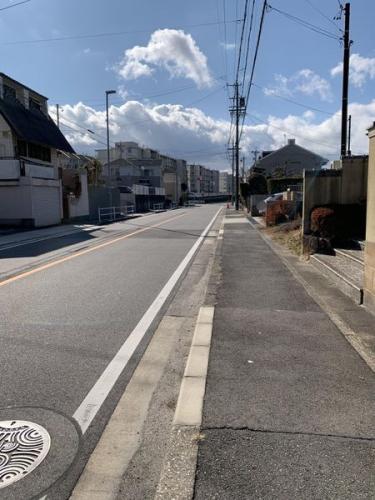 前面道路含む外観