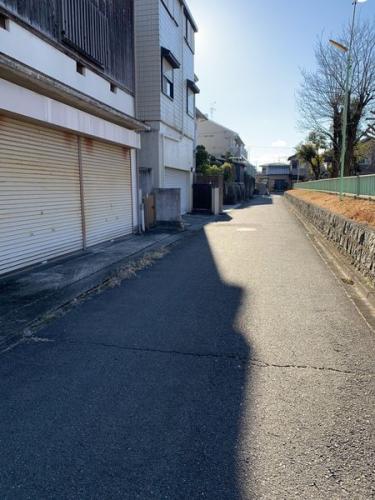 前面道路含む外観