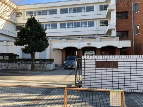 名古屋市立香流中学校 約1410m