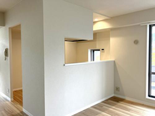 【LD側から見たキッチン】