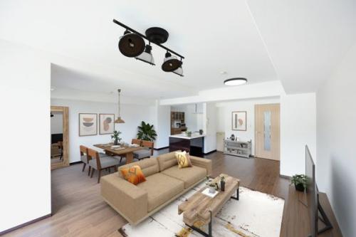 【LDK約24.6帖】※現況の写真のCGによる画像処?（家具等追加）あり。