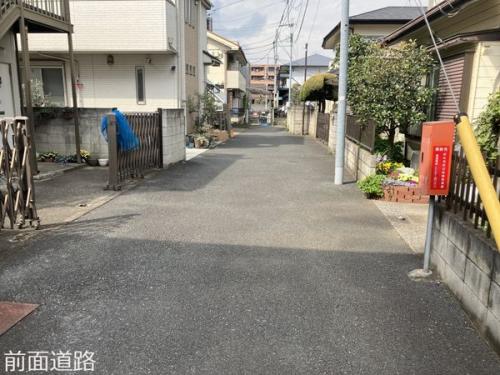 前面道路含む外観