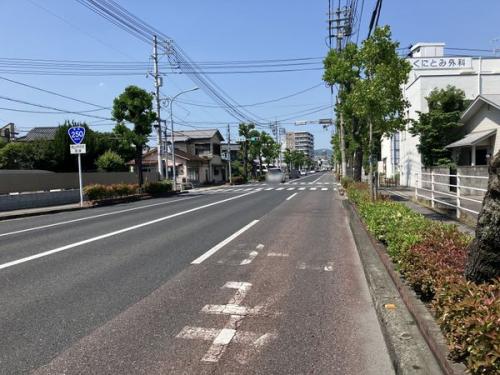 前面道路含む外観