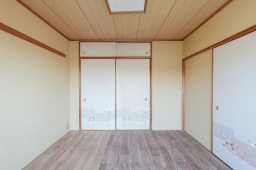 洋室約６帖(和室の床をフローリングに変更しています)※備品等は価格に含まれません