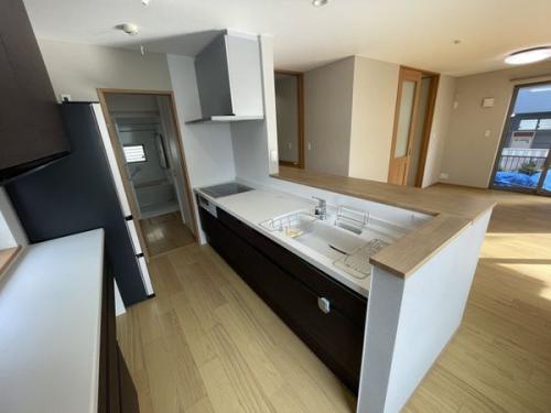 LDK約20帖(2025年10月撮影)※家具・備品等は販売価格に含まれません。