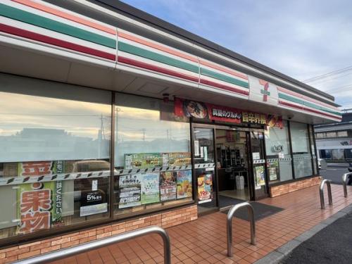 セブンイレブン流山おおたかの森西店 約500m