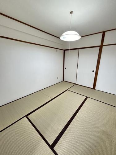 西側和室(LDK隣)