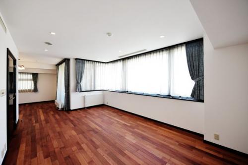 開放感のある明るいリビングダイニング