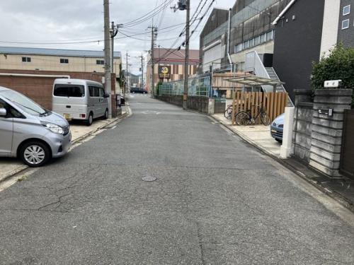 前面道路含む外観