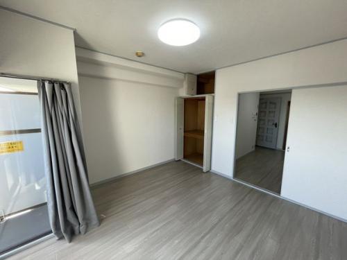 洋室(備品等は価格に含まれません)