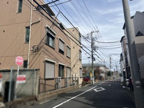 前面道路含む外観 前面道路含む外観