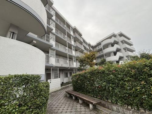 南側からの外観