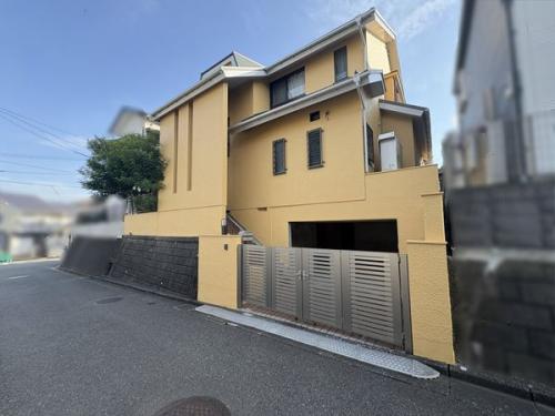 前面道路含む外観