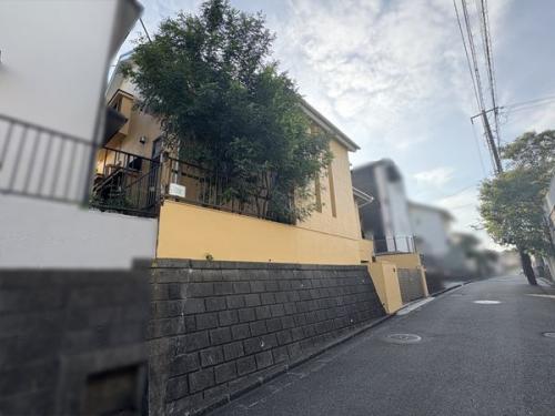 前面道路含む外観