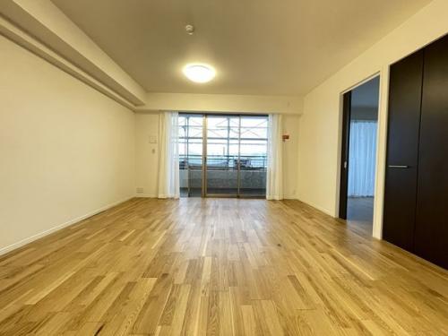 LD・洋室約6.4帖（カーテンは価格に含まれません）