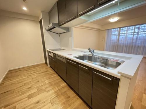 キッチン（カーテンは価格に含まれません）