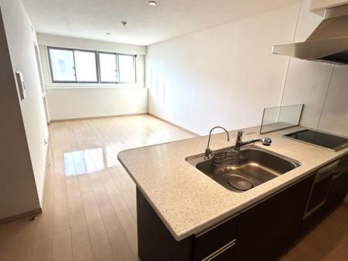 【LDK 約17.5帖】対面式のため、リビングダイニングを見渡せます。