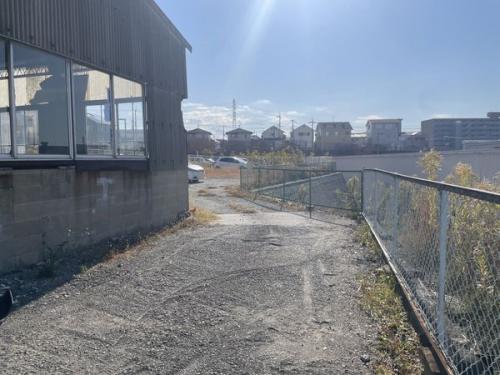 現地写真：敷地内（建物解体予定）