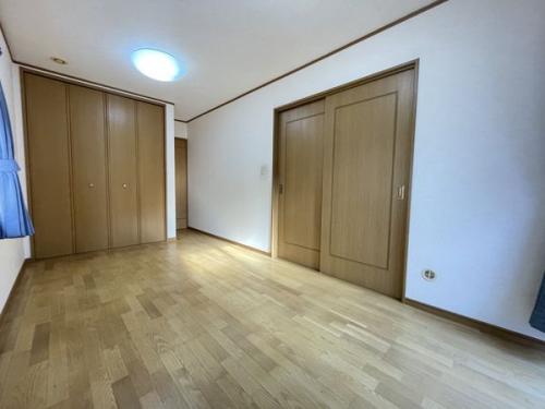 洋室約7.5帖※備品等は価格に含まれません。