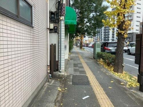 前面道路含む外観