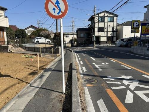 前面道路を含む外観