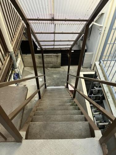 階段(上階～撮影)