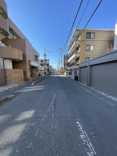 前面道路（南東側）（2026年1月撮影）