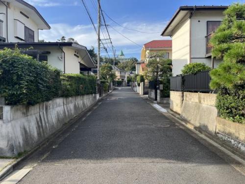 前面道路含む外観