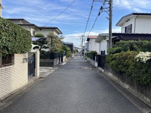 前面道路含む外観