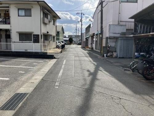 東側前面道路 東側前面道路