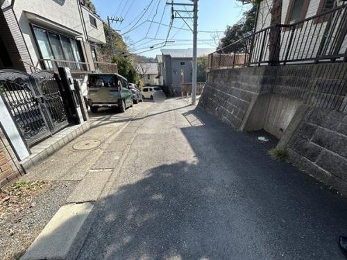 北東側前面道路※北西側から撮影