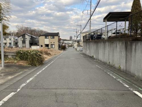 前面道路（南西側から）