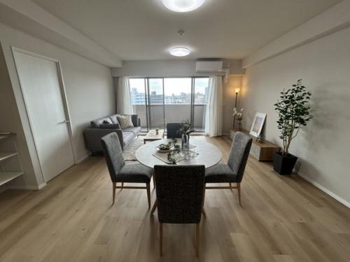 リビングダイニング　家具・備品等は価格に含む。