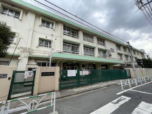 渋谷区立西原小学校 約330m