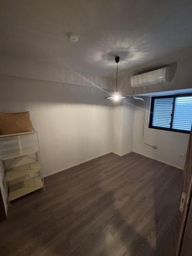 北西側洋室約6.0帖※家具・備品等は価格に含まれません