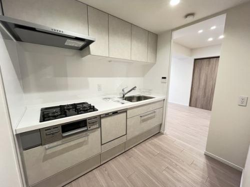 食洗機付のため、忙しい日の食器洗いなど家事をスムーズに進めることができます