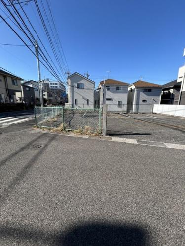 前面道路含む外観